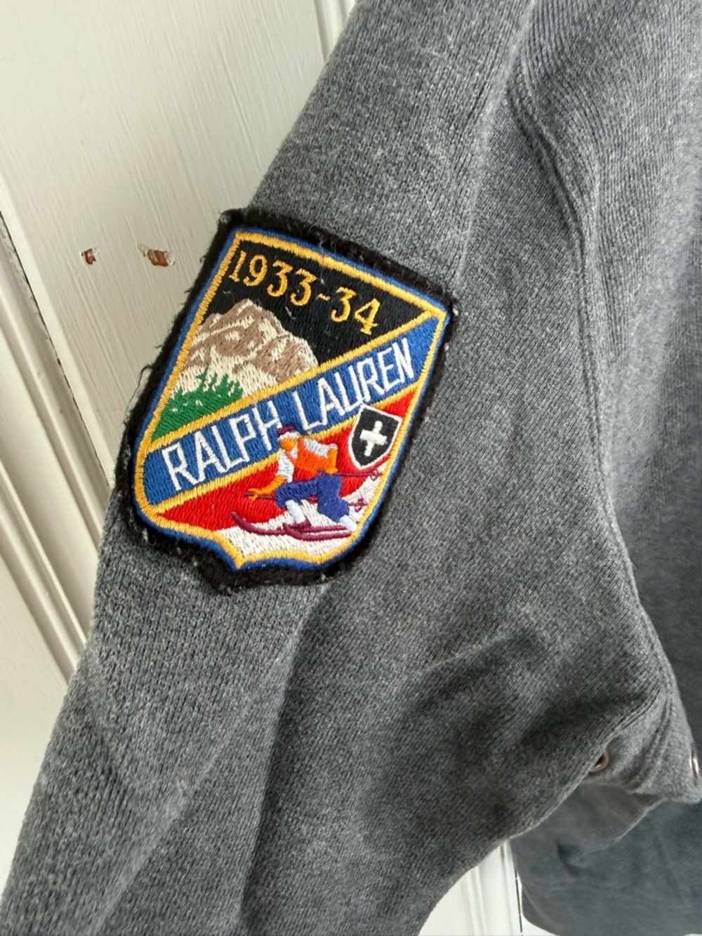 Vintage! Ralph Lauren Gray Quarter‑Zip Sweatshirt with Colorful Ski Patch - Picture 3 of 6